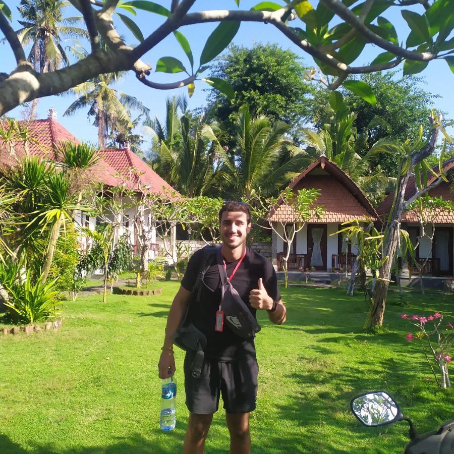 Santhi Guna Bungalow Toyapakeh ภายนอก รูปภาพ