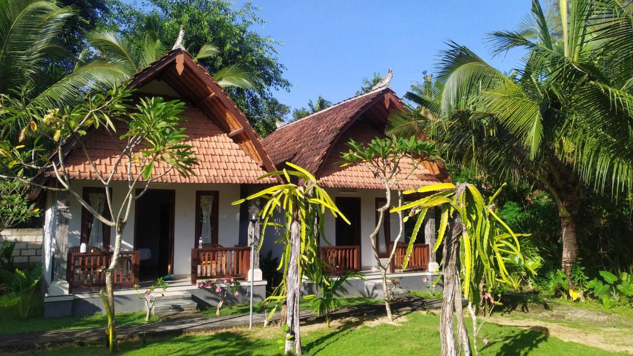 Santhi Guna Bungalow Toyapakeh ภายนอก รูปภาพ