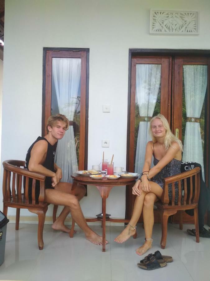 Santhi Guna Bungalow Toyapakeh ภายนอก รูปภาพ