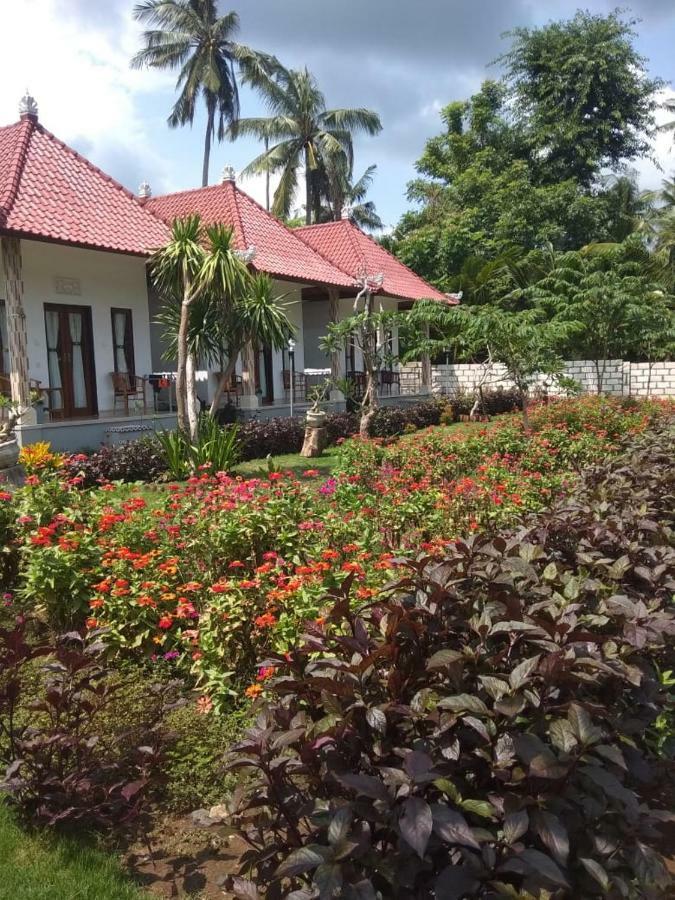 Santhi Guna Bungalow Toyapakeh ภายนอก รูปภาพ